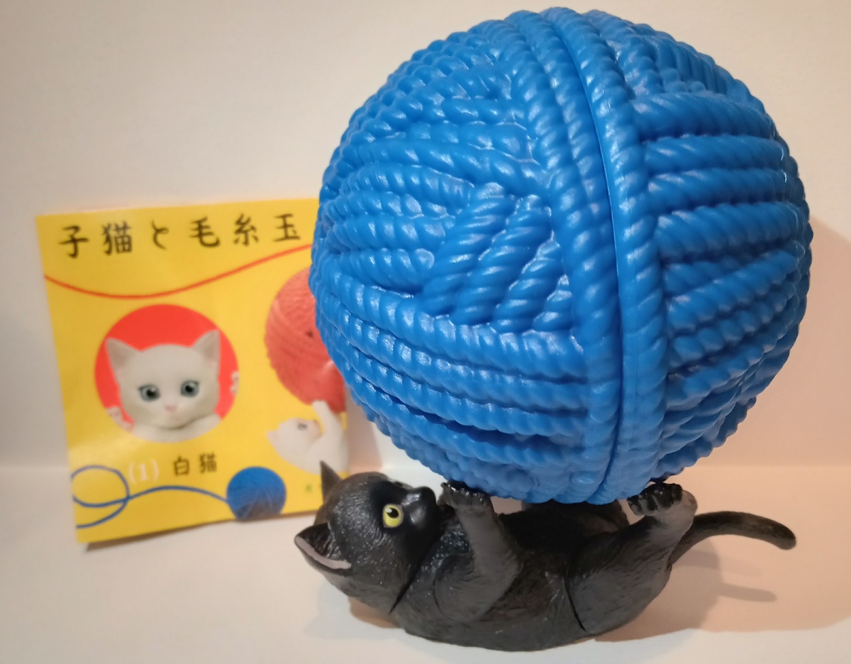 キン消しブームから40年…なぜ今「ガチャガチャ」が大人気? 独特すぎる