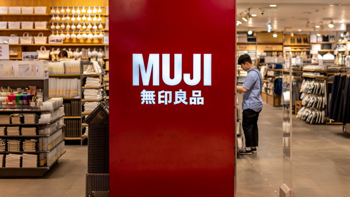 苦戦する「無印良品」と何が違う? ダイソー・3COINSが生活雑貨で