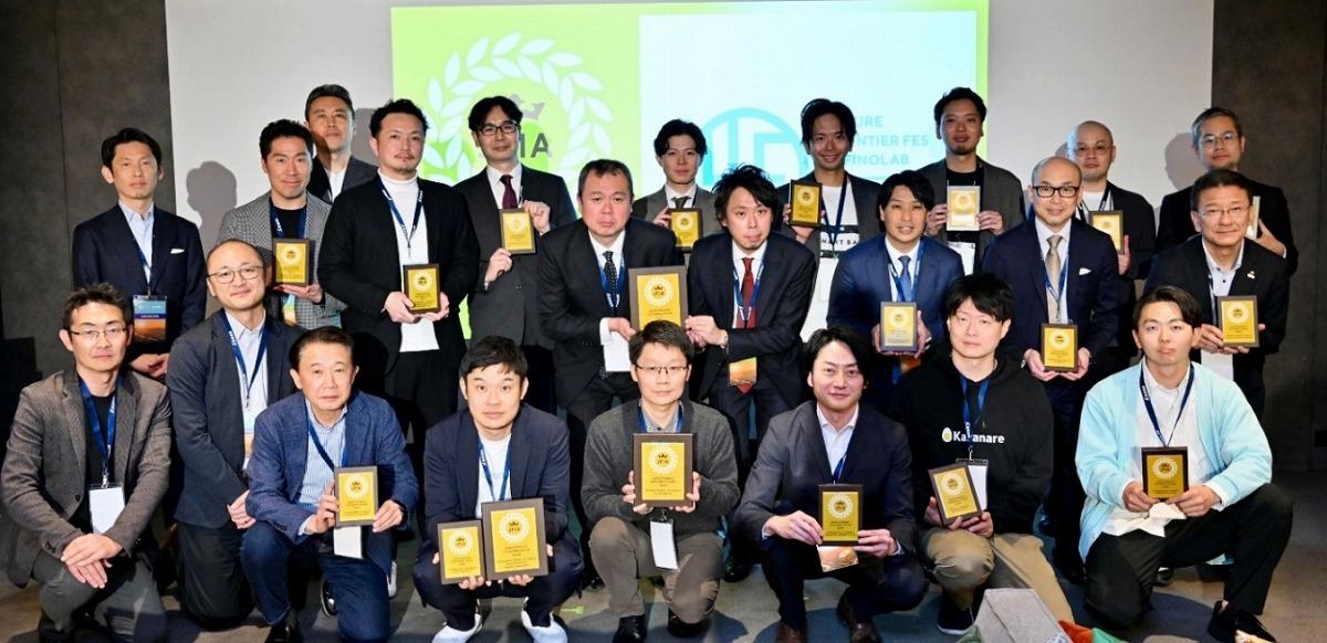 【2025年版】金融業界の革新を牽引する30事例！BaaS、生成AI活用など、最先端技術がもたらす変革とは？