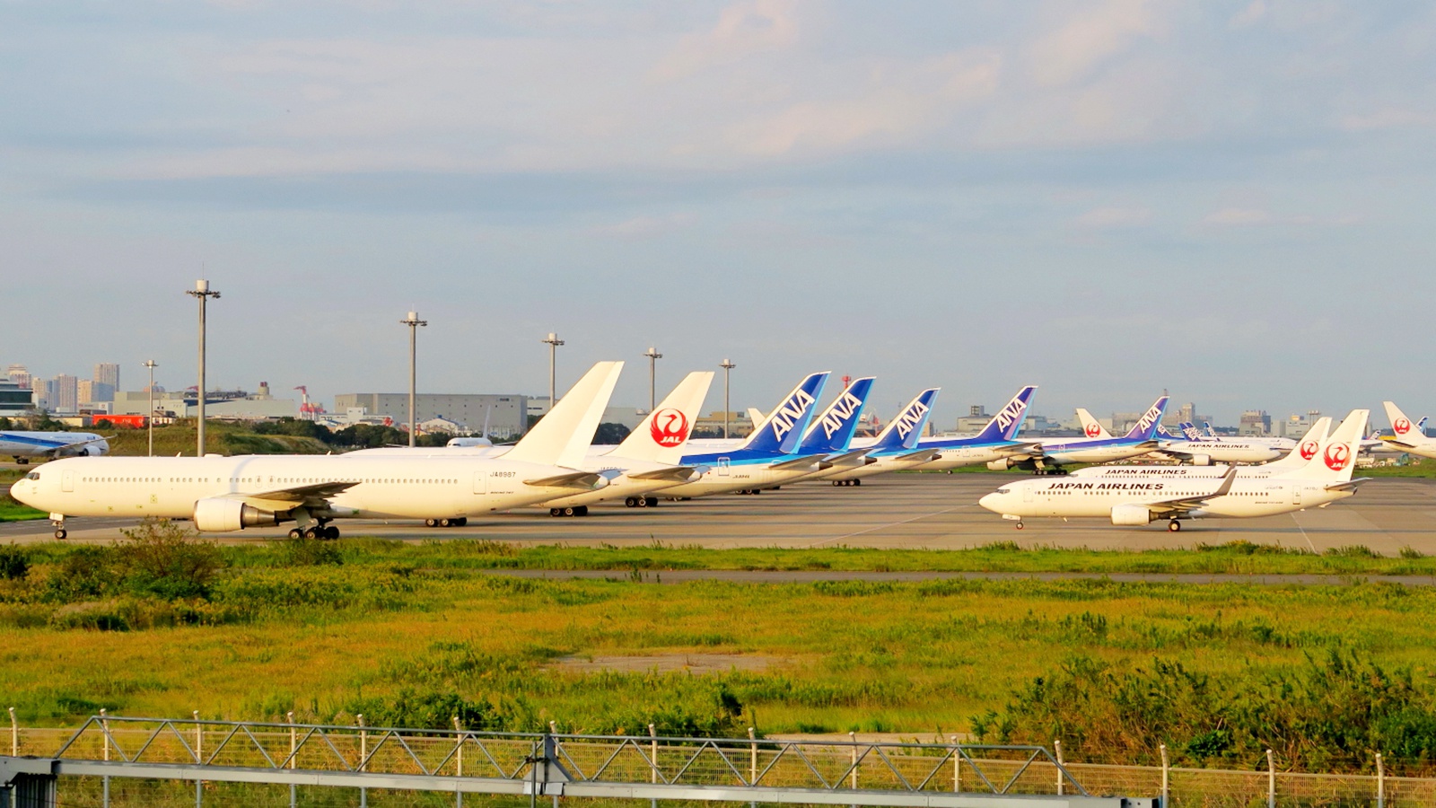 Ana対jal 始まった 空のmaas 対決 追い込まれた二大エアラインに必要な改革とは 連載 Maas時代の明日の都市 ビジネス It