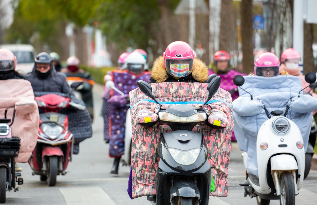 日本で電動キックボードは根付くか 中国で電動自転車が 3億台 走る理由に見るヒント 新たなモビリティと都市計画の面白い関係 ビジネス It