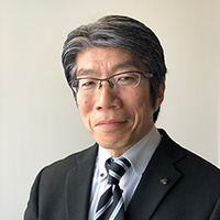 岡田 孝平 氏