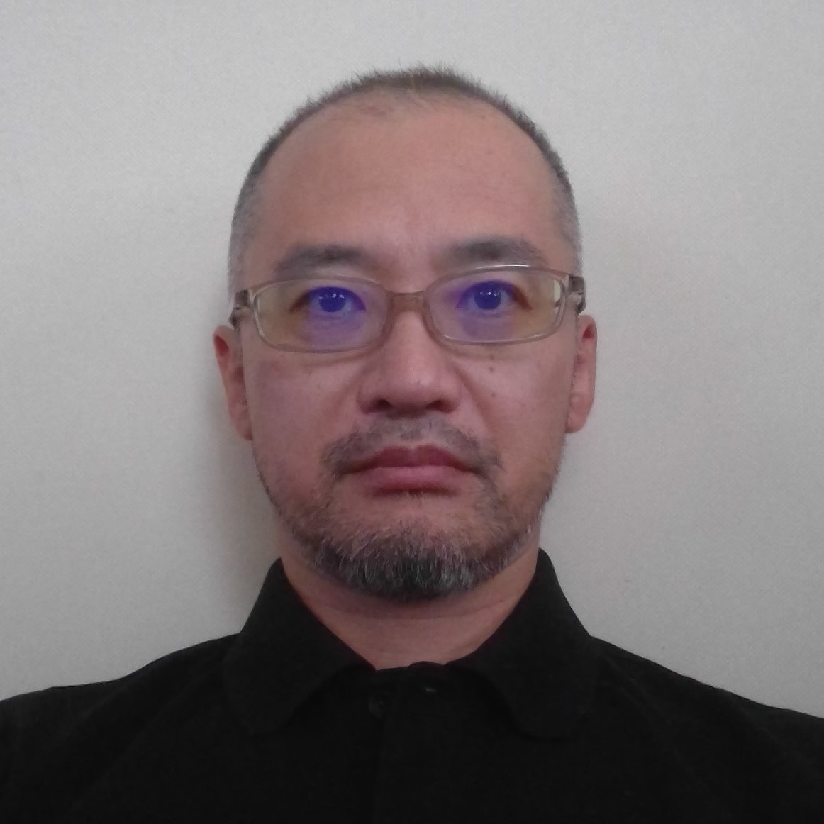 栄井 健二