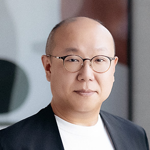 古橋 洋人 氏