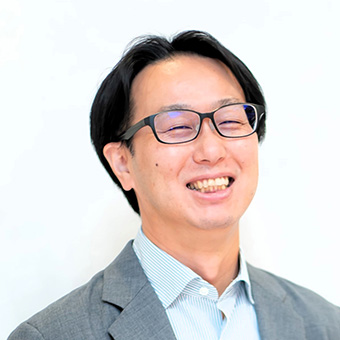 小俣 智夫 氏